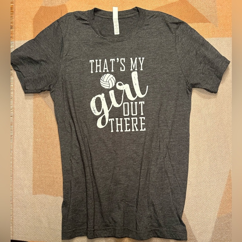 Mom’s Volleyball Shirt, support your daughter! Sz M